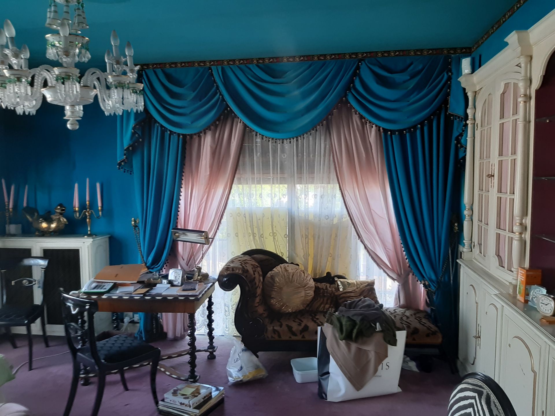 Null 
Paire de rideaux en velours bleu turquoise et accessoires : barres style E&hellip;