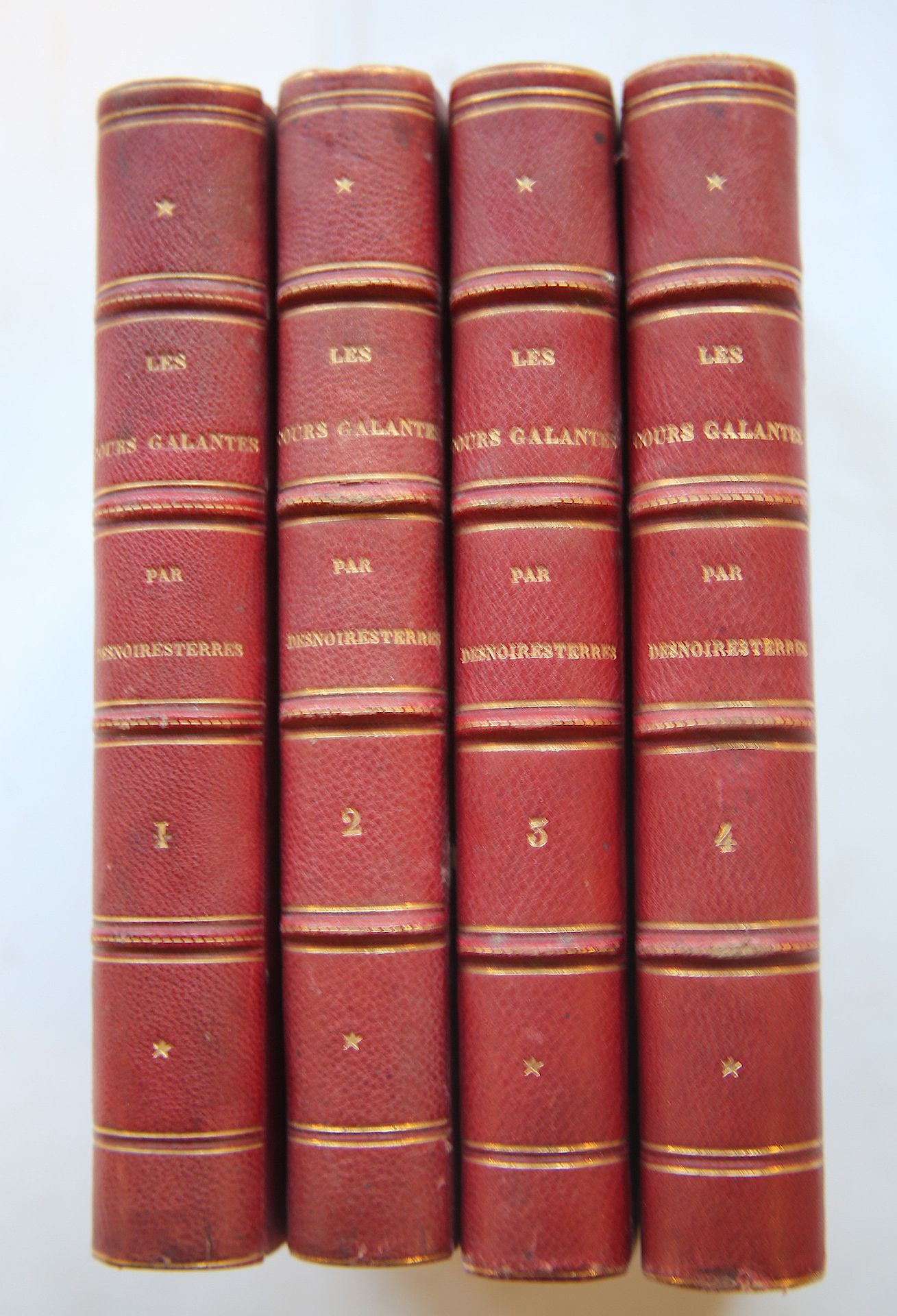 Null 
(历史)。



Desnoiresterres（古斯塔夫）。



"Les cours galantes"。



邓图编辑，1860/1864&hellip;