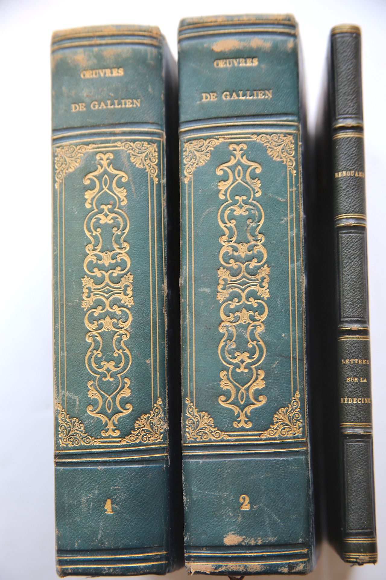 Null 
(科学/医学）。



(Galen)。查尔斯-达伦伯格博士。

"盖伦的解剖学、生理学和医学作品。巴黎，Baillière，1854。两卷8开本，&hellip;