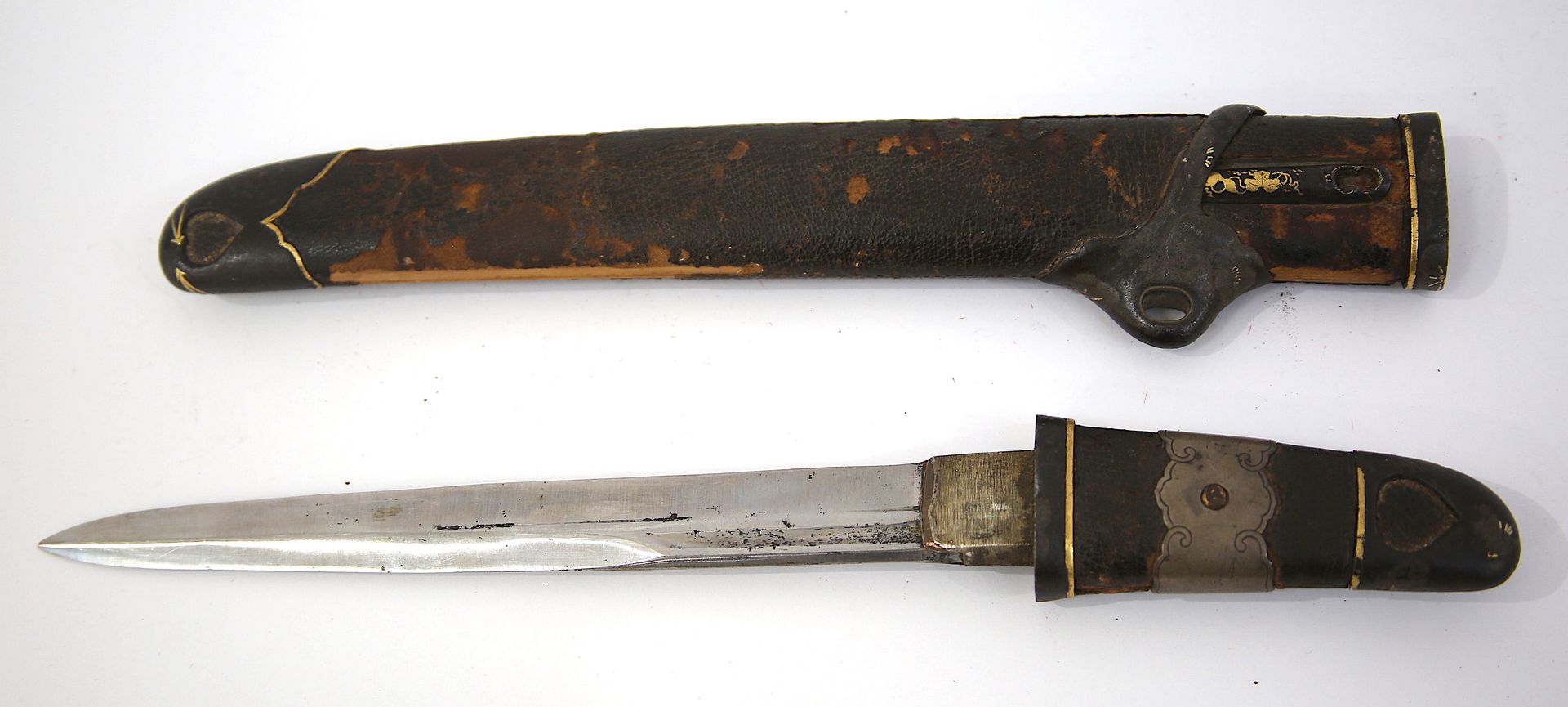 Null 
Japanese tanto, early EDO period, circa 1600/ 1650 blade length : 20,4 cm &hellip;