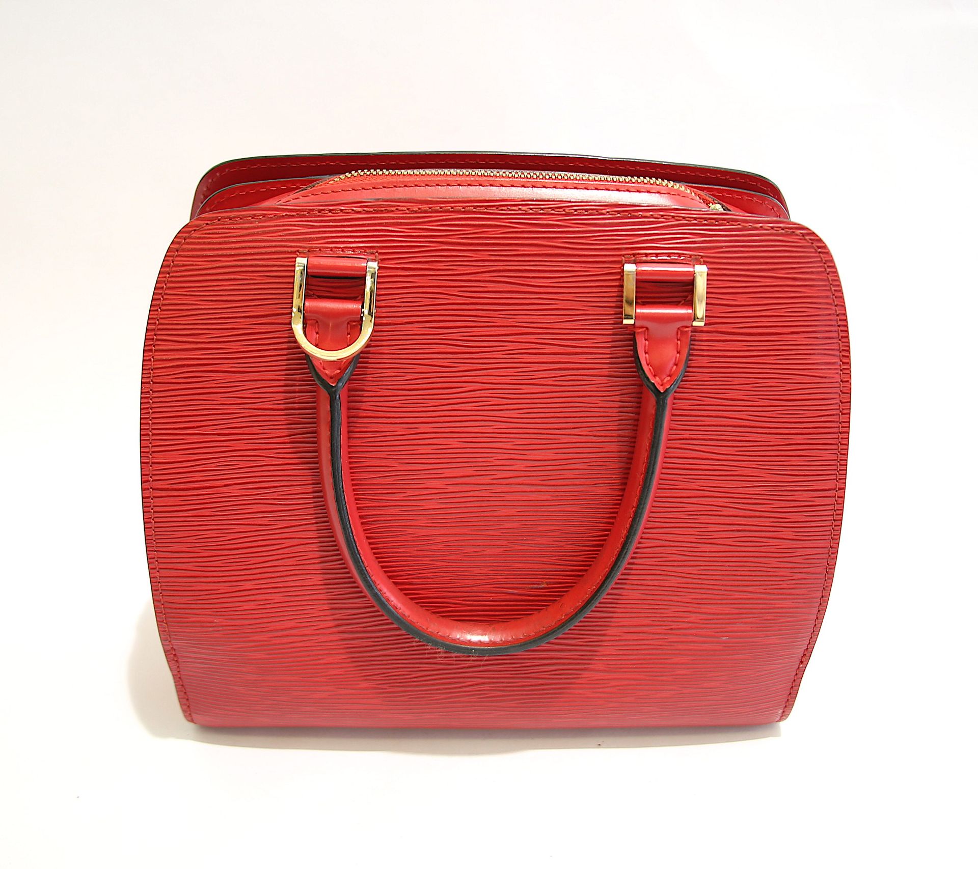 Louis VUITTON bag type Pont neuf red, new condition