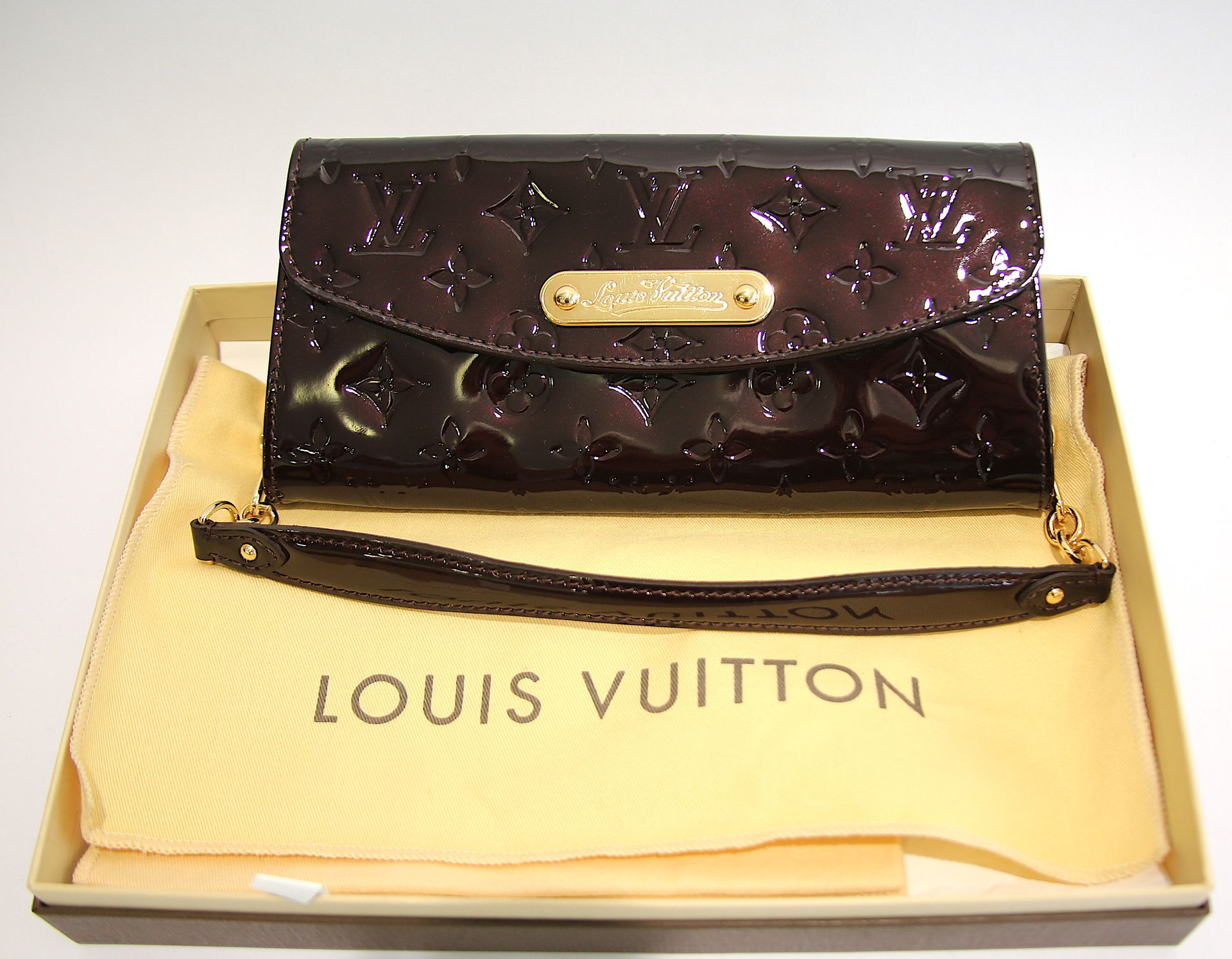 VUITTON Louis VUITTON Sunset Boulevard lacquered leather pouch