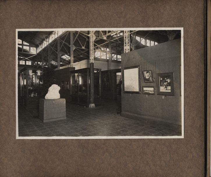 JAPON "4th Exhibition of Contemporary French Art, Tokio-Osaka 1925".
Album der A&hellip;