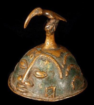 Null Bronze YOROUBA (Nigéria). Très vieux bronze à cire perdue représentant un v&hellip;