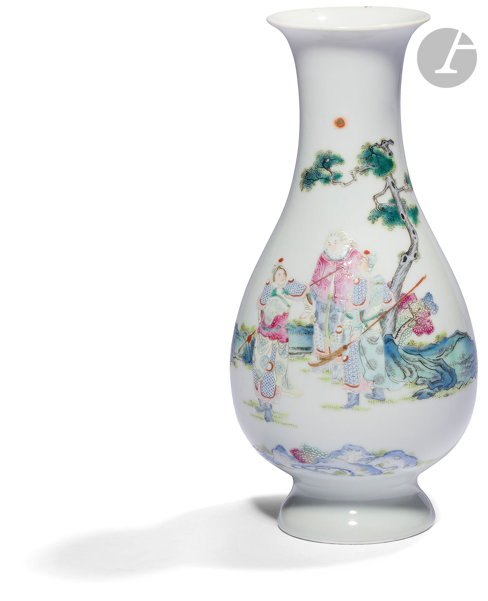 Null White porcelain yuhuchunping vase, China, 20th centuryEnamelled in
the fami&hellip;