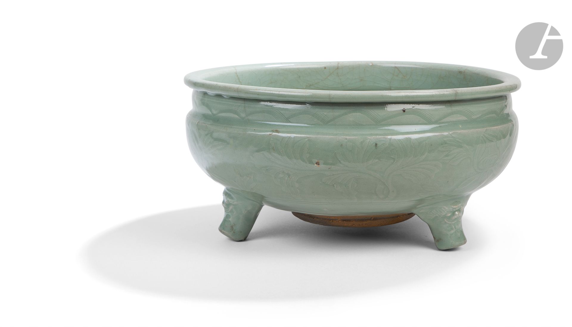 Null Large celadon porcelain incense burner, China, Longquan kilns, Ming period,&hellip;