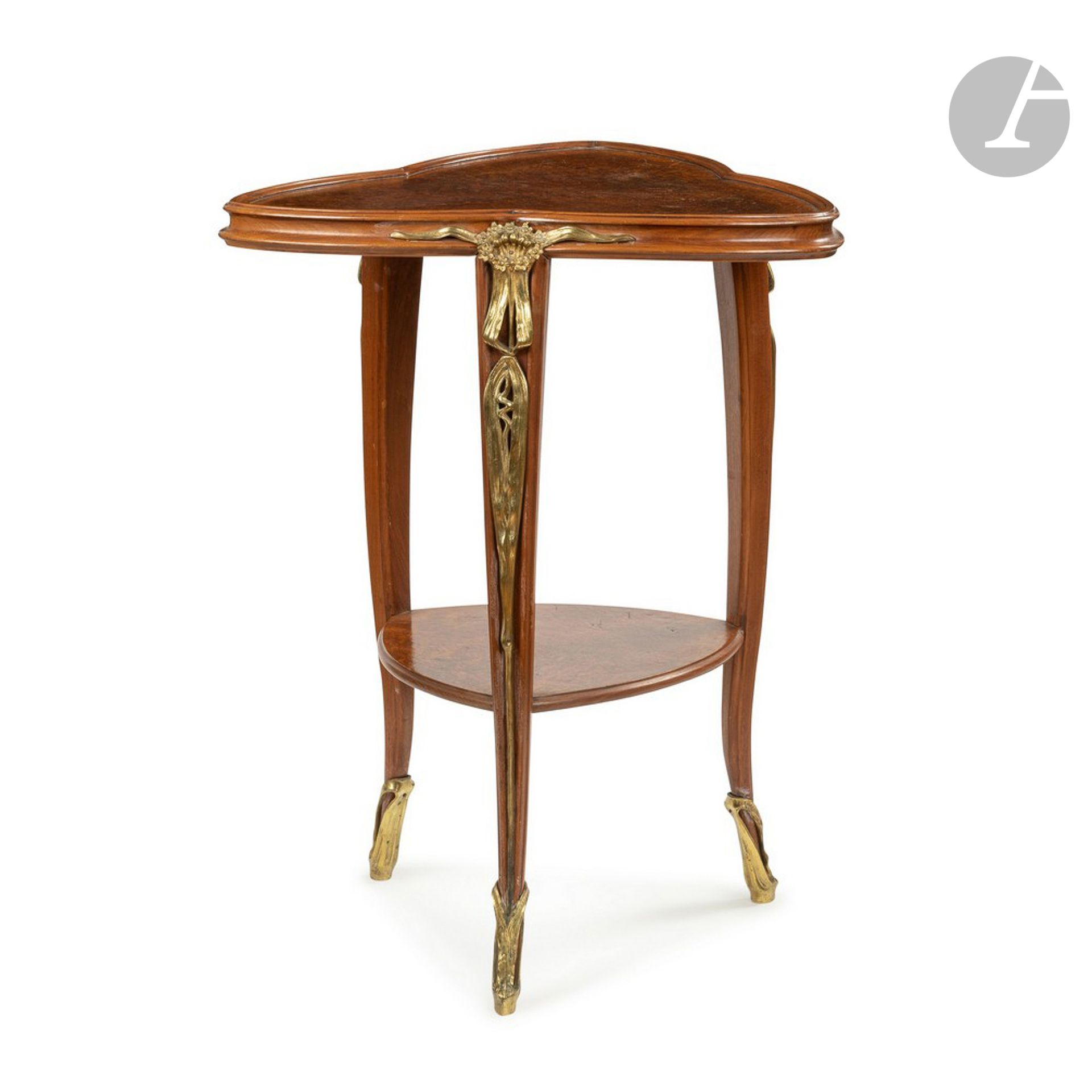 Null 
路易斯-马约雷尔（1859-1926）在南希的作品

Joncs fleuris，创建于[1902]的模型

罕见的自然主义边桌，采用罗纹和模制的桃&hellip;