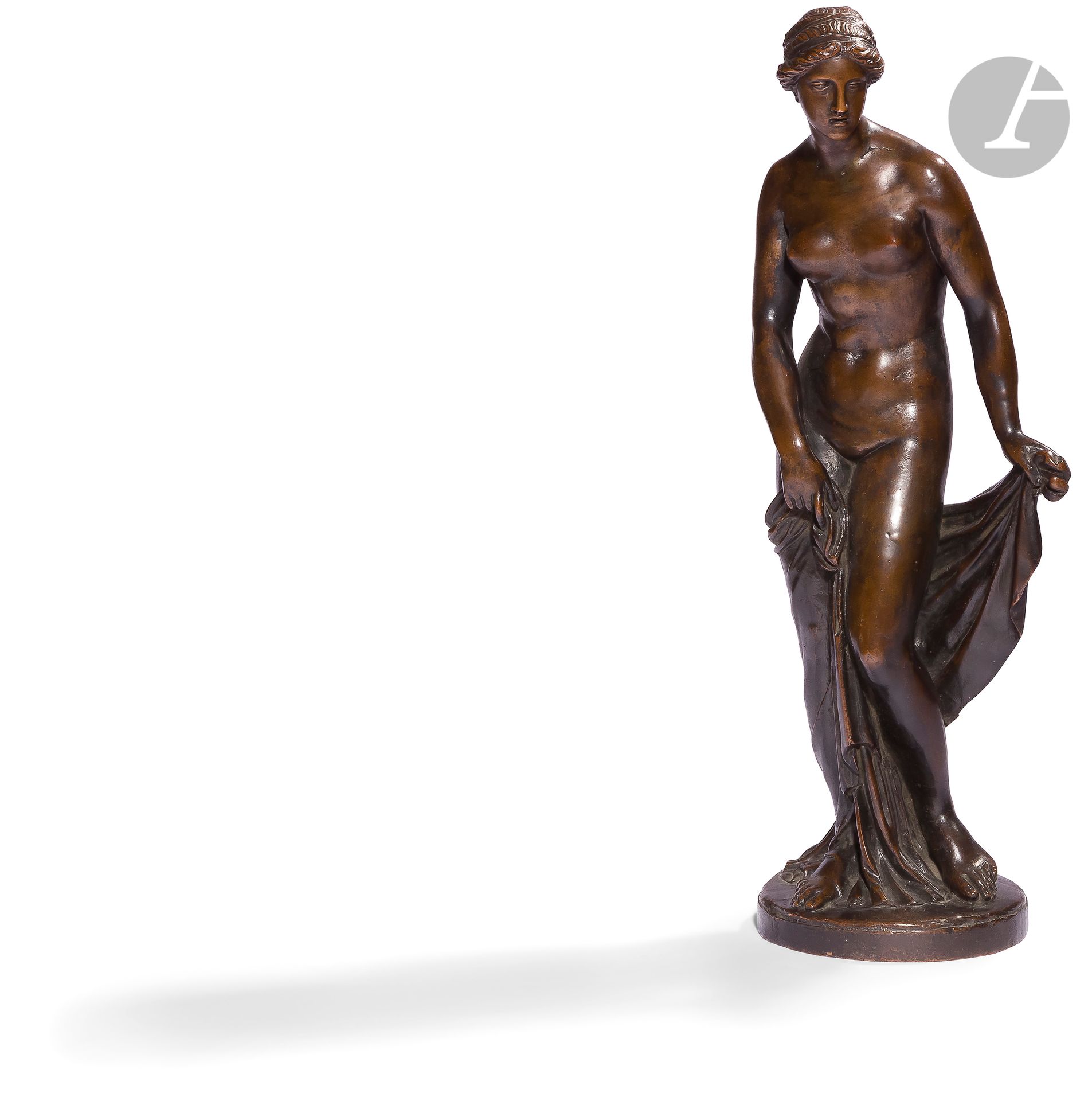 Null 19世纪法国学院派维纳斯青铜色

带浅棕色铜锈高
：56.5厘米
这个从浴池出来的维纳斯似乎混合了两种灵感，脸部接近Cnidus的Aphrodite，&hellip;