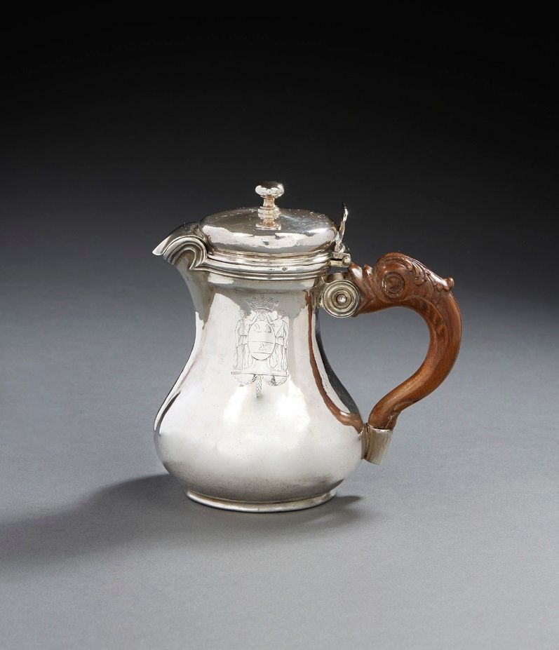 Null PARIS 1775 - 1776
A small coffee pot in silver
Master silversmith: Jean-Lou&hellip;