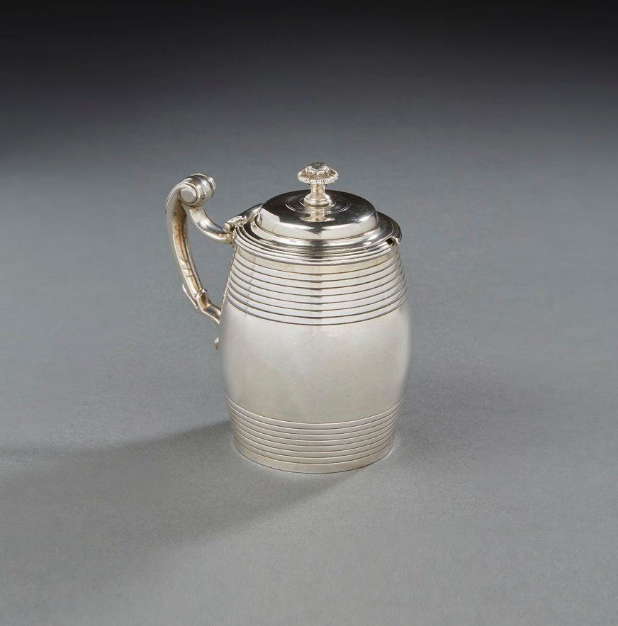 Null SALINS 1768 - 1769
A covered mustard pot in silver
Master silversmith: Fran&hellip;