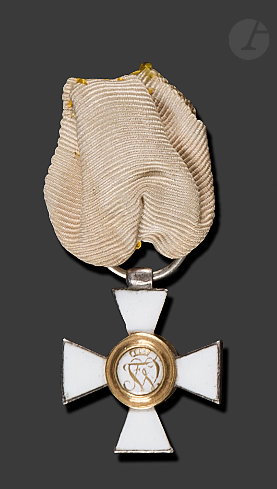 Null ALLEMAGNE – PRUSSE 
Rare médaille du mérite, en réduction, modèle atypique &hellip;