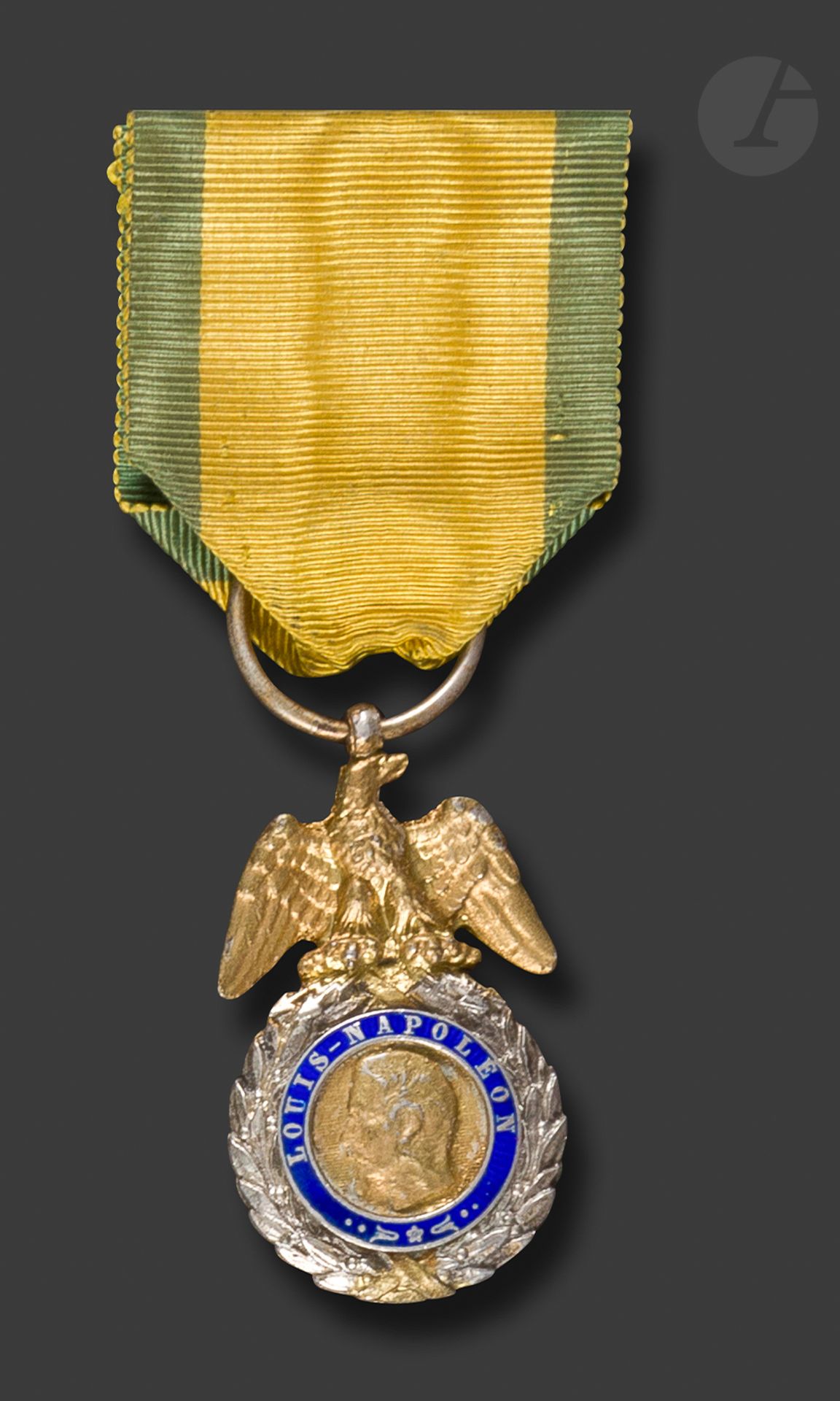 Null 法国-第二帝国
两枚奖牌：
- 巴尔的墨西哥奖牌，银质。长方形的鹰头标志。织有墨西哥鹰的丝带（磨损）。30毫米 - 净重：15克
- 第二类军功章。鎏&hellip;