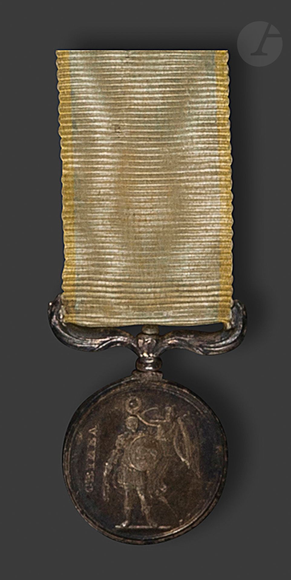 Null 大不列颠
克里米亚勋章，缩小版，由Wyon制作
。
 
在银。
22 x 18 mm - 毛重 : 4,5 g带子
。T.T.B.

出处：根据所附的&hellip;