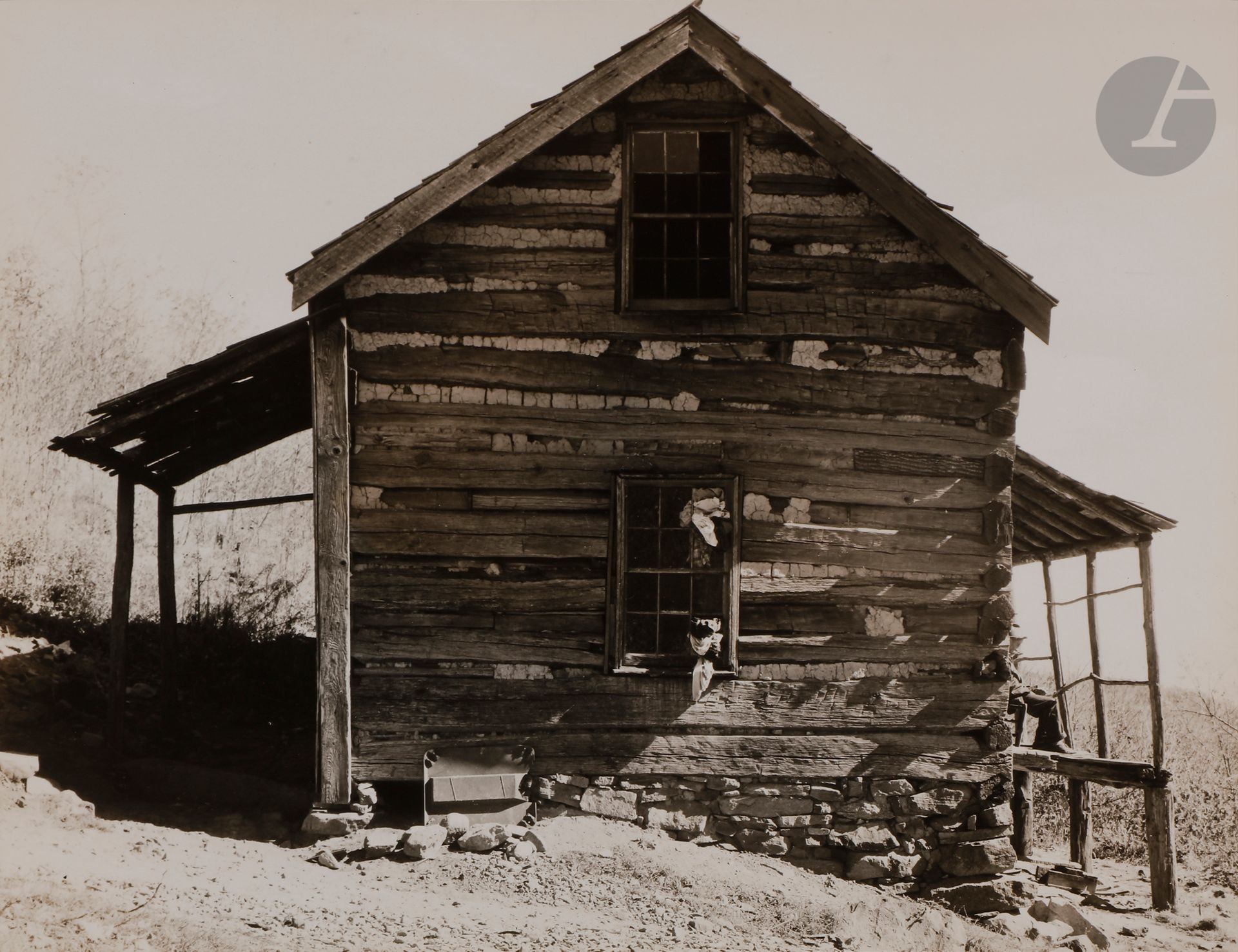 Null Arthur Rothstein (1915-1985)
Blue Ridge Mountain cabin. Virginia, 1935.
Épr&hellip;