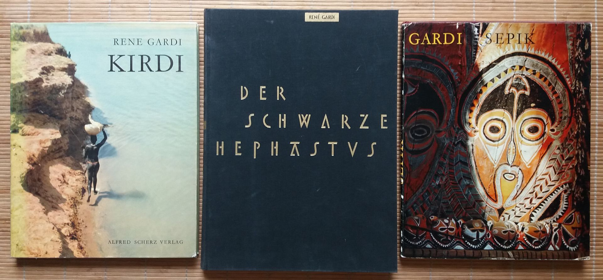 Null [ETHNOPHOTOGRAPHIE - GARDI, RENÉ]
5 ouvrages par René Gardi, dont 2 signés.&hellip;