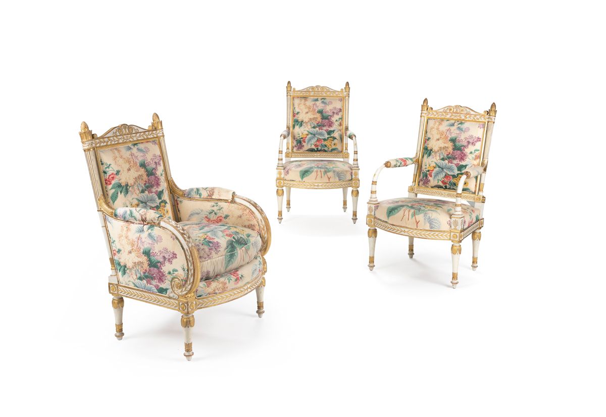 Null A suite of two armchairs and a shepherdess in painted and gilded beechwood,&hellip;