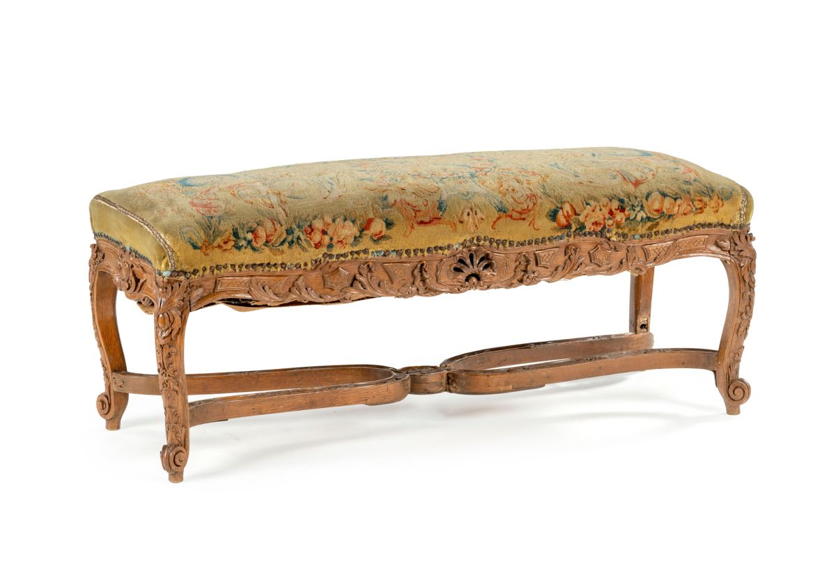 Null 
Carved and stained beechwood bench with a carpet top in the Savonnerie sty&hellip;