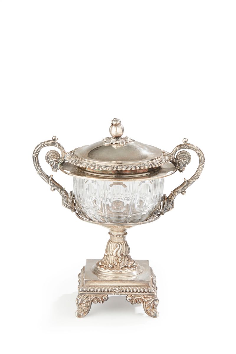 Null PARIS 1838 -
1843Gedeckter Silber-Confiturier mit Kristallglas nach "englis&hellip;