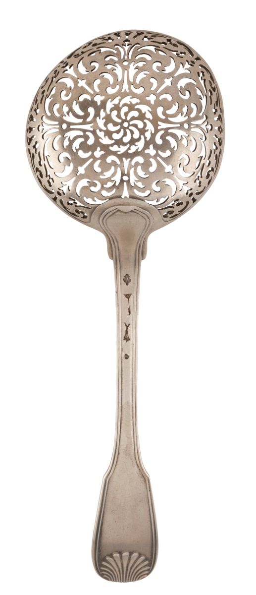 Null 巴黎1774 -
1780银制糖勺，锉刀壳模型，重头戏呈现出一朵泪花和郁金香的花环，并以叶子为框架
。

金匠：

难以辨认

重量
：86.7克-长&hellip;