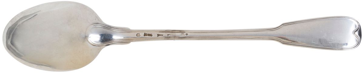 Null 巴黎 1780 -
1782 银质
炖汤匙，
锉刀型。
印记：难以辨认的日期字母，在巴黎的第二位公鸡大师
金匠：Jacques ANTHIAUME，1&hellip;