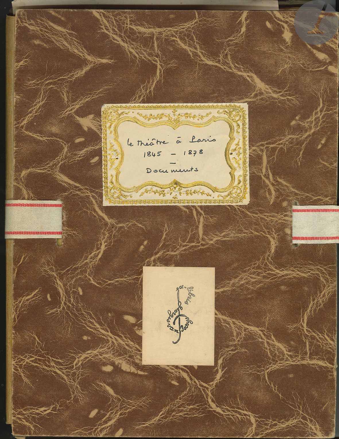 Null 斯佩塔克。一套由乔治-范-帕里斯收集的约70份文件，Le théâtre à Paris 1845-1878；装在一个带有亲笔签名的标题和书签的文件夹&hellip;