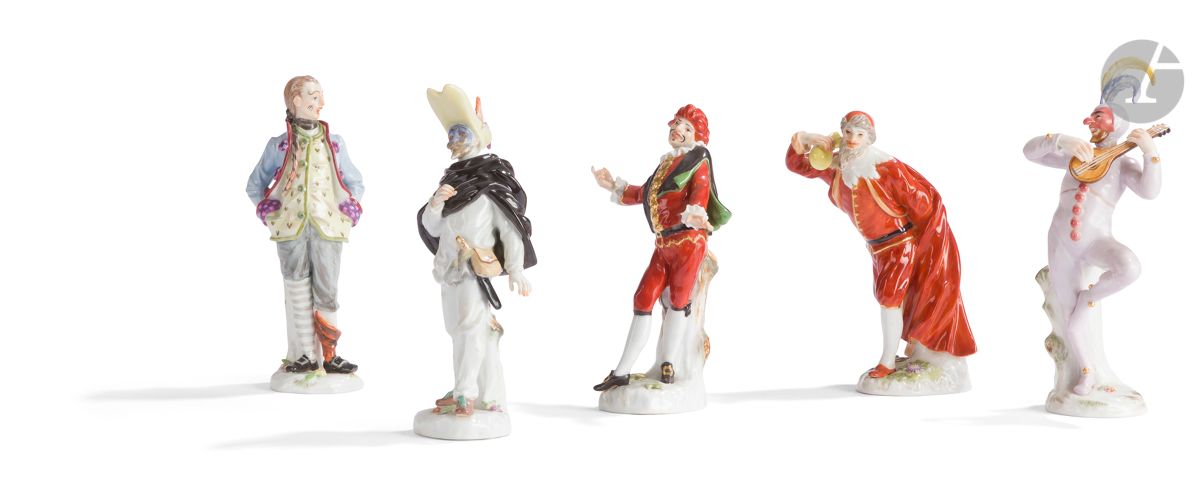 Null Meissen
Cinq statuettes en porcelaine à décor polychrome de la série des fi&hellip;