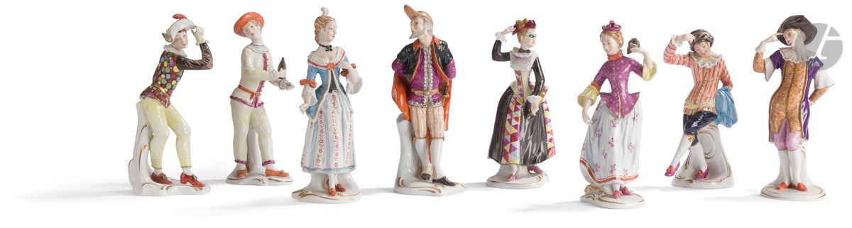 Null Unter Weiss BachConjunto de
ocho estatuillas de porcelana que representan f&hellip;