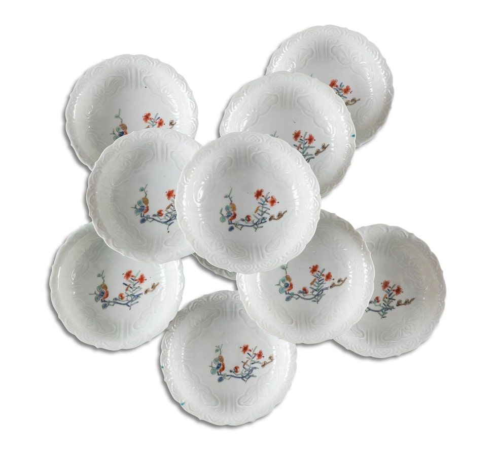 Null Ten small lobed porcelain cups, Japan.
Kakiemon polychrome decoration of fl&hellip;