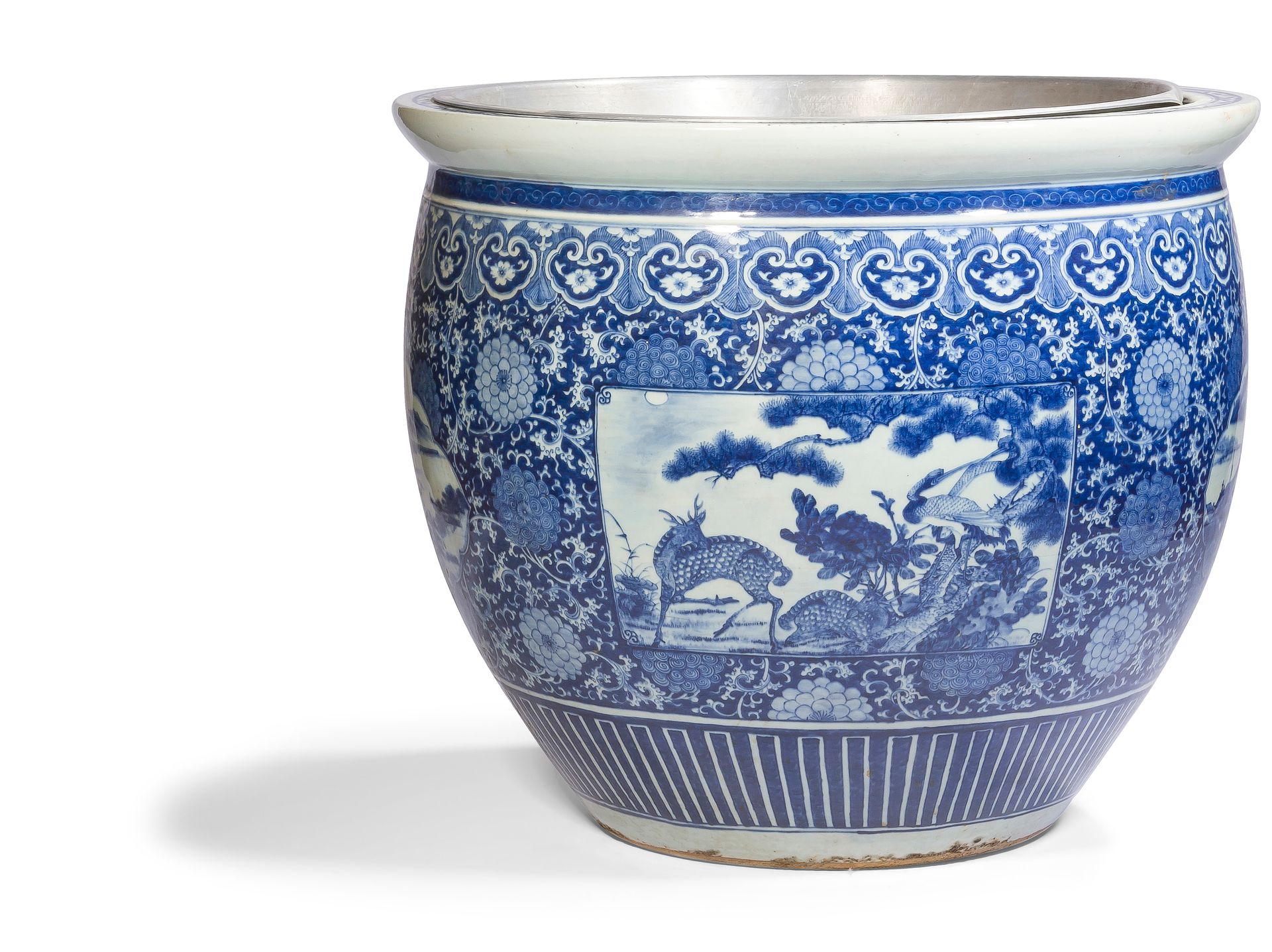 Null Importante vasque en porcelaine, Chine, XVIIIe siècle 
A décor en bleu sous&hellip;