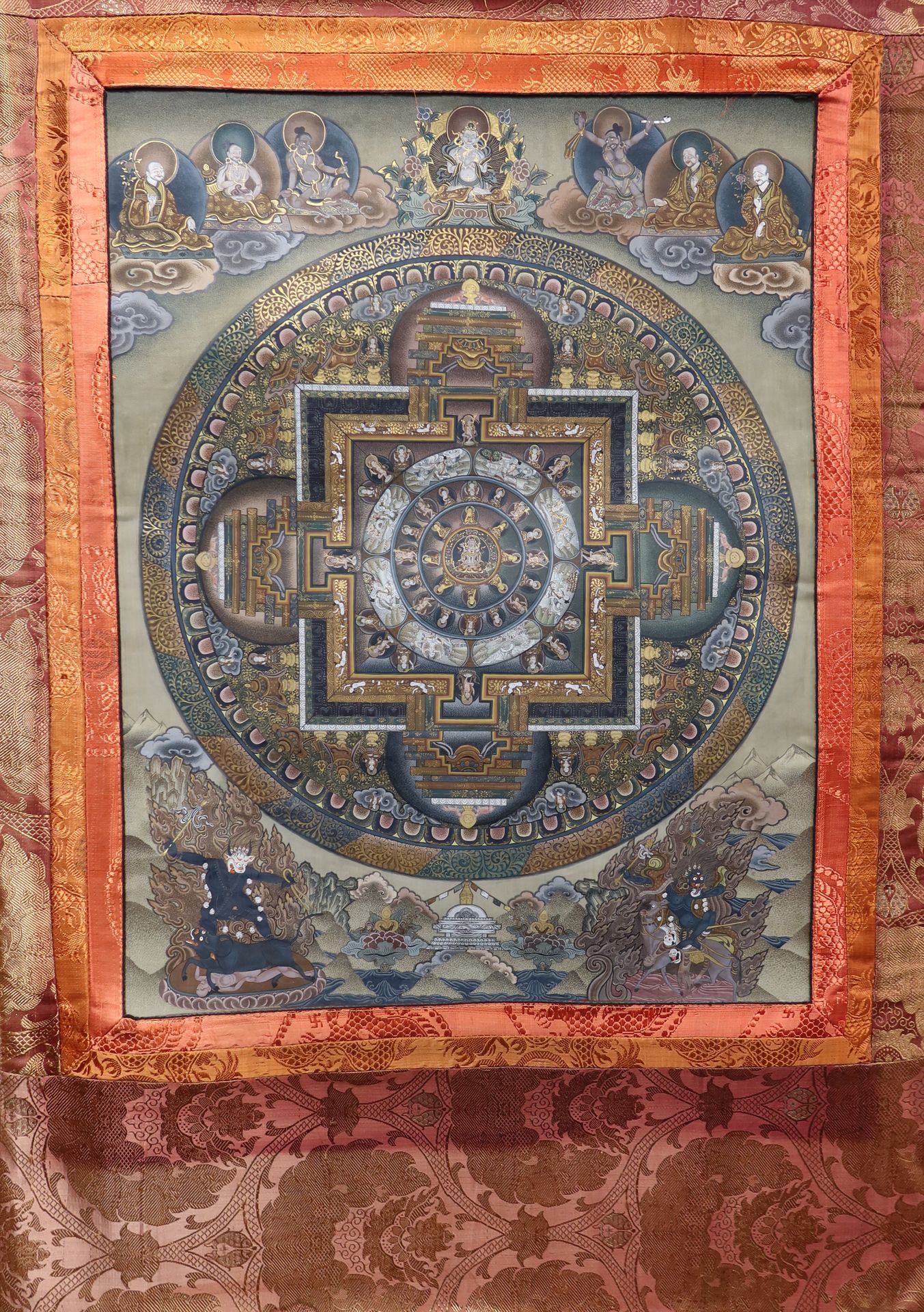 Null Thangka, Tibet, XXe siècle
Représentant un mandala. En partie inférieure, Y&hellip;