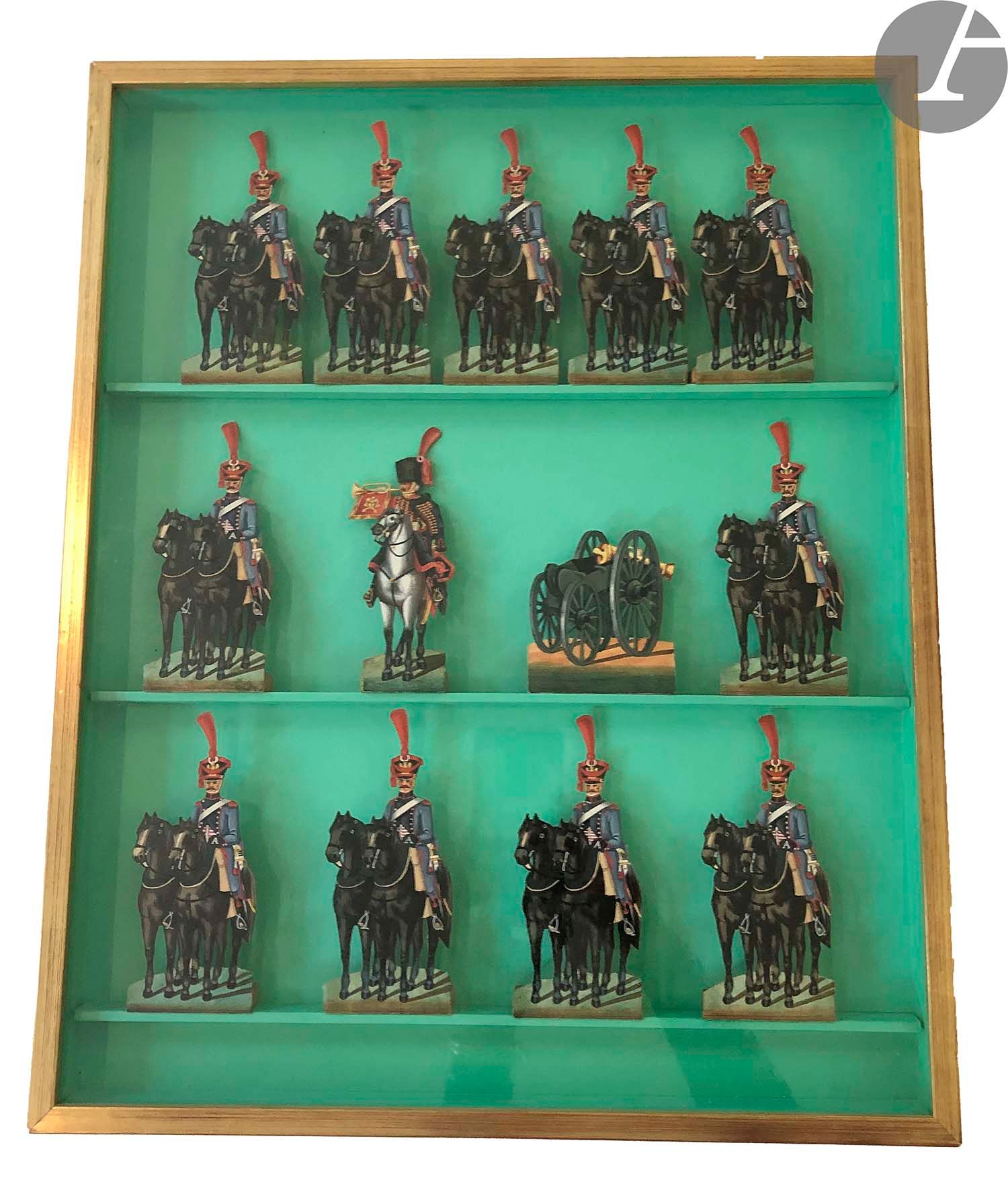 Null 斯特拉斯堡士兵小组，由
13名斯特拉斯堡士兵组成，代表近卫军的炮兵部队（第一帝国）
。
 
45 x 35 cm
玻璃下的框架。
B.E.