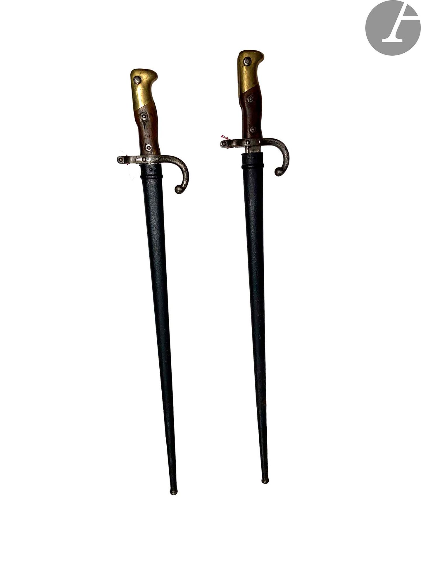 Null Deux baïonnettes gras modèle 1874 :
- une Mre d’Armes de St Etienne Xbre 18&hellip;