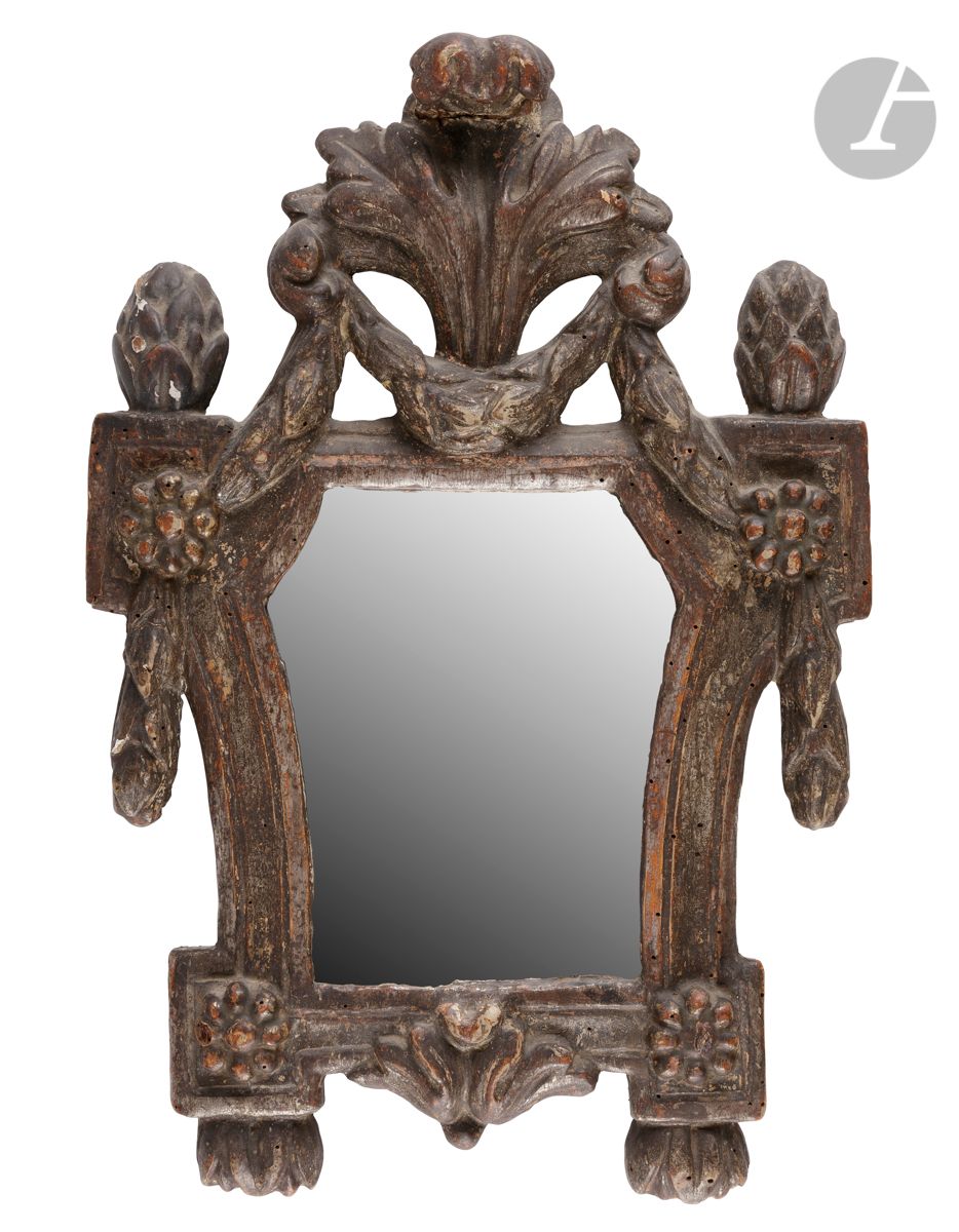 Null Paire de petits miroirs en bronze argenté à décor de palmettes, rosaces et &hellip;
