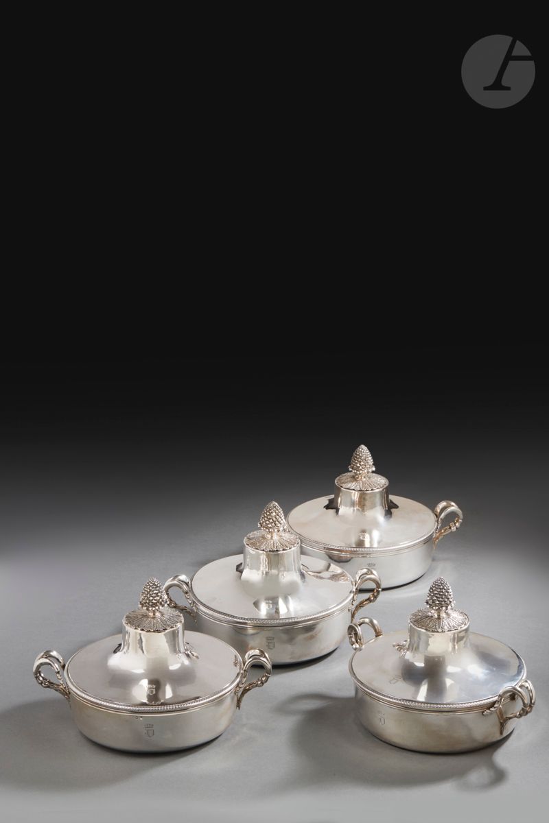 Null PARIS 1798 - 1809
Suite di quattro piatti di verdure in argento di forma ci&hellip;