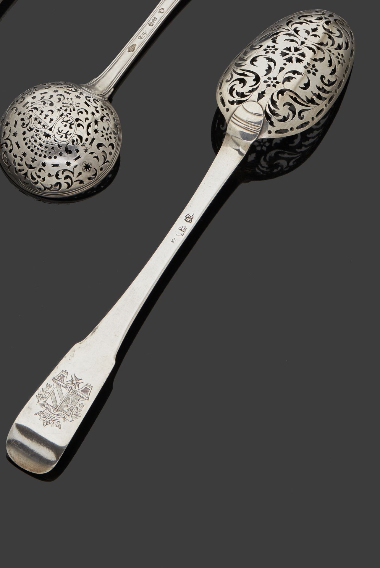 Null METZ 1714 - 1717
Silver olive spoon, uniplat model engraved afterwards with&hellip;