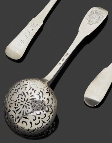 Null ATTRIBUTED TO VALREAS, COMTAT VENAISSIN XVIIIth century
Silver sugar spoon &hellip;