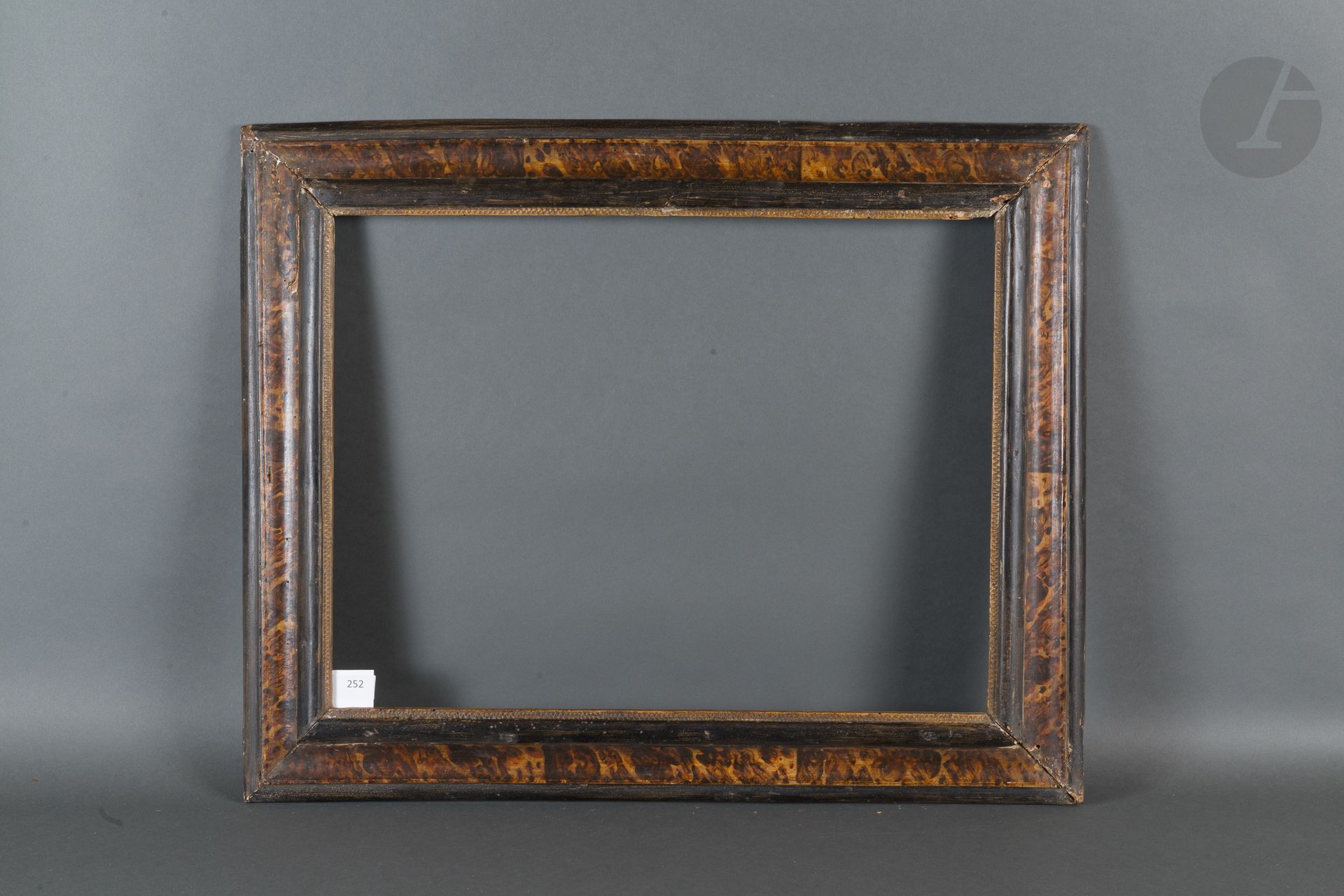 Null Frame with reversed profile out of gilded and painted moulded wood with dec&hellip;