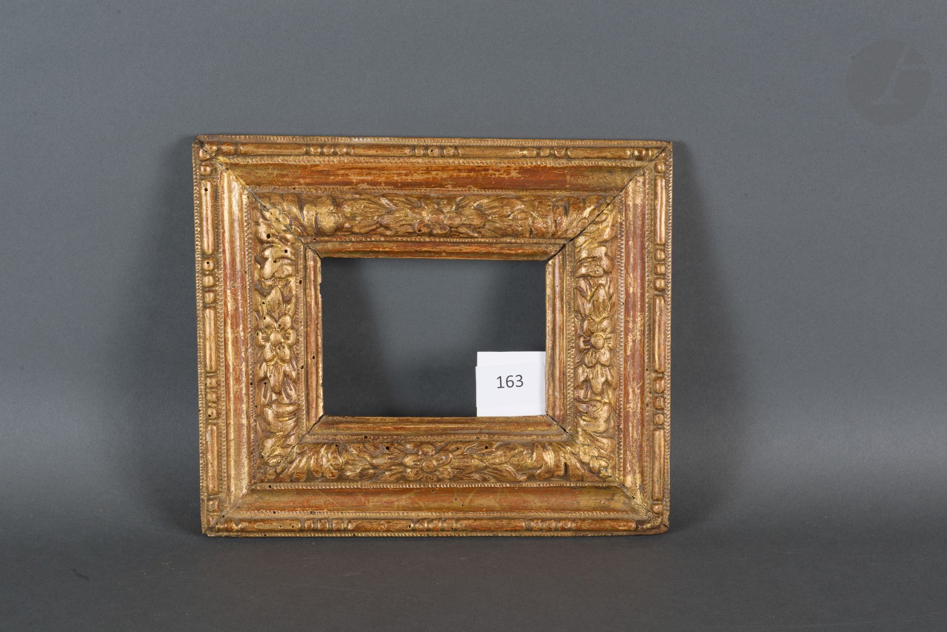 Null Frame with reversed profile in carved and gilded wood decorated with frieze&hellip;