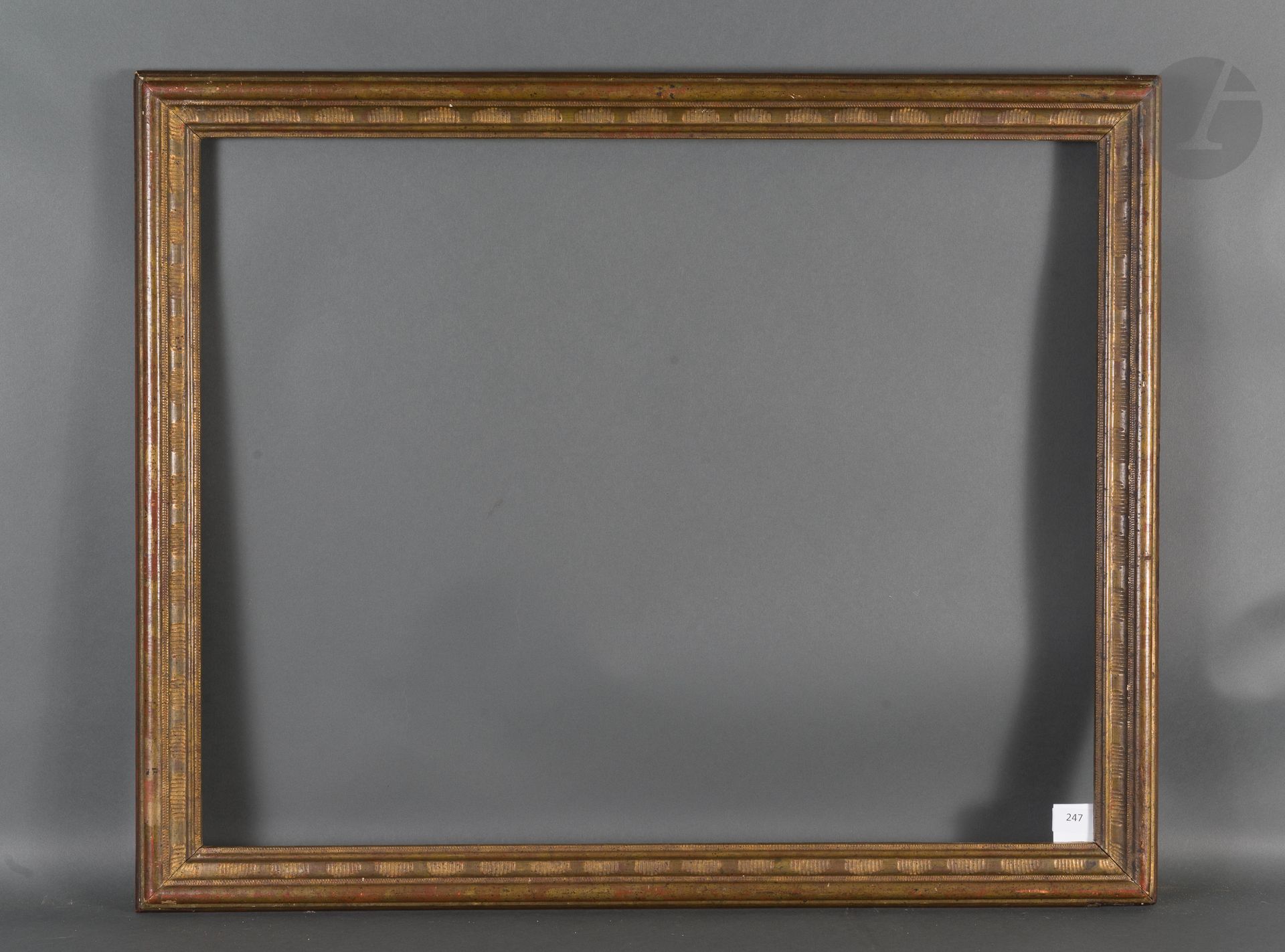 Null Molded wood frame with a reparure pattern. Provence, 18th century (restorat&hellip;