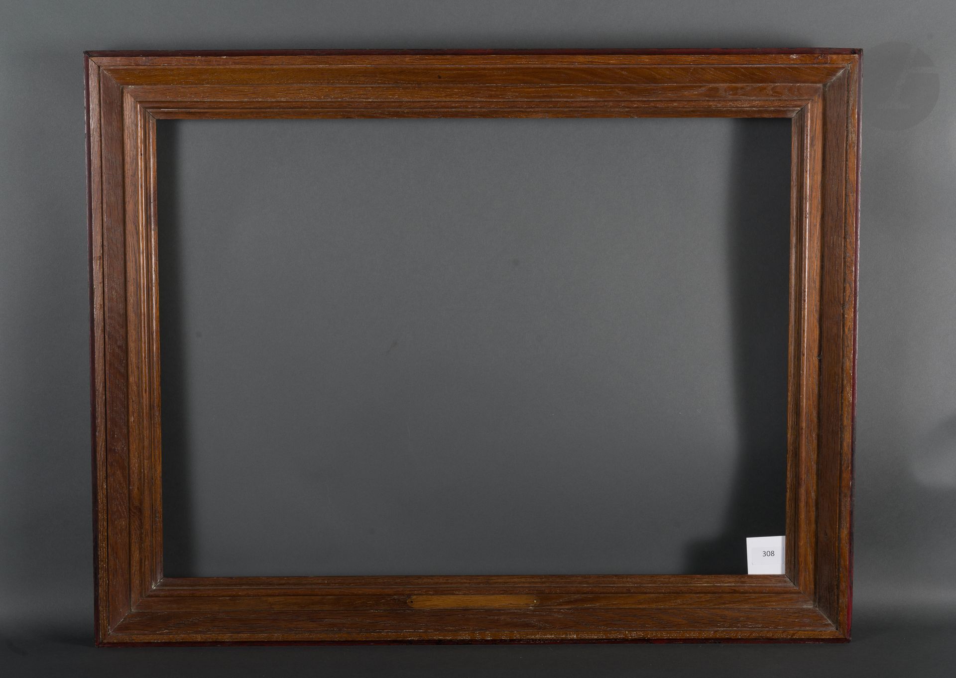 Null Cadre en acajou mouluré. XIXe siècle.
54,8 x 75 cm - Profil : 7,5 cm