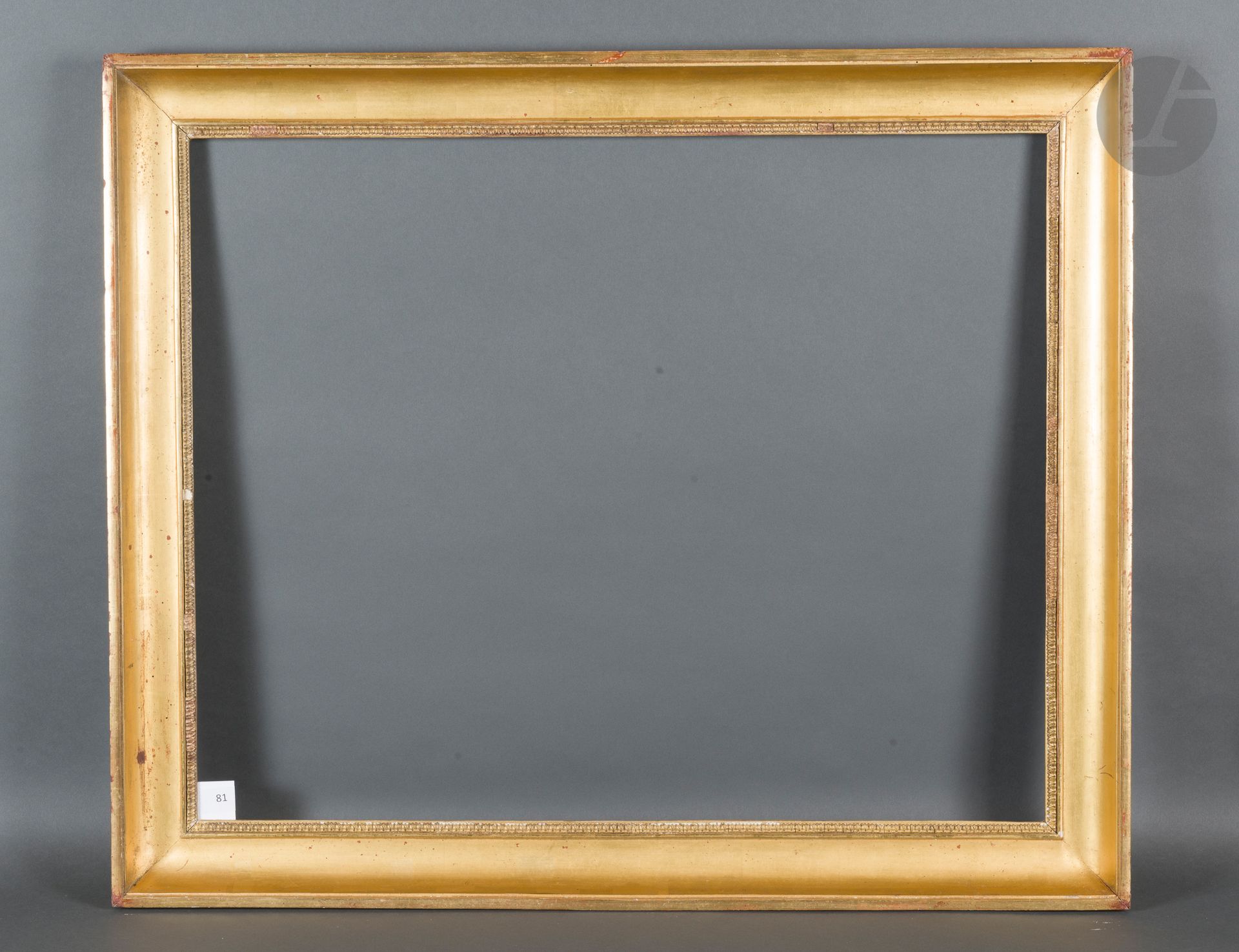 Null 铸模和镀金的木喉，灰泥的椽子在视野中。19世纪初。
58,2 x 72,3 cm - 外形：6,8 cm (20F
)