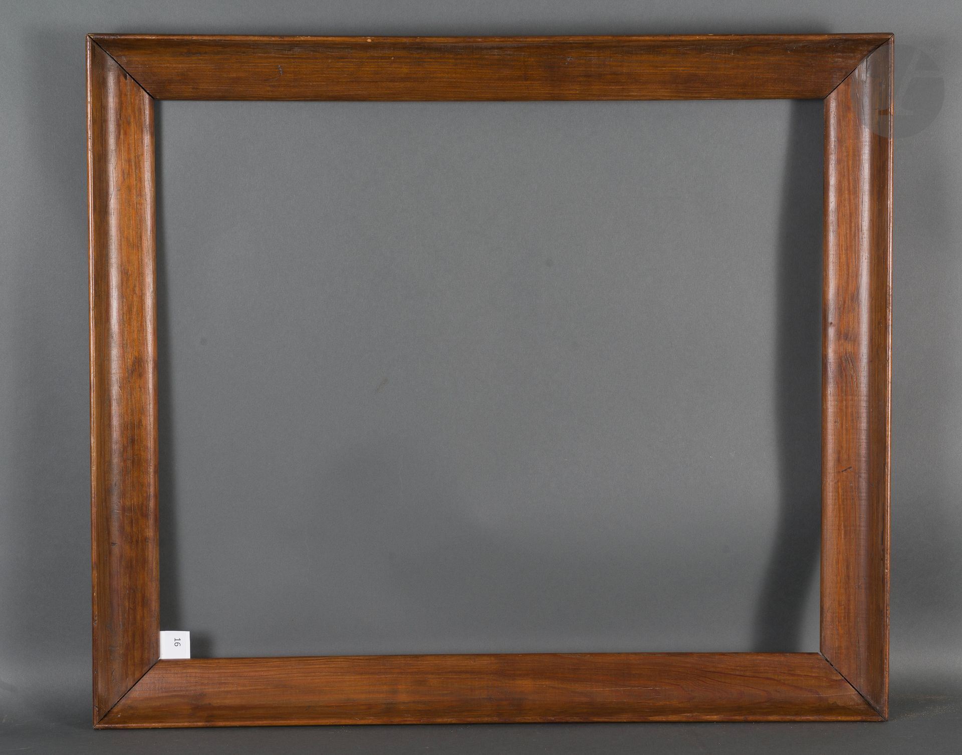 Null Cornice in abete modellato e tinto. Circa 1940
.58,5 x 70 cm - Profilo : 6,&hellip;