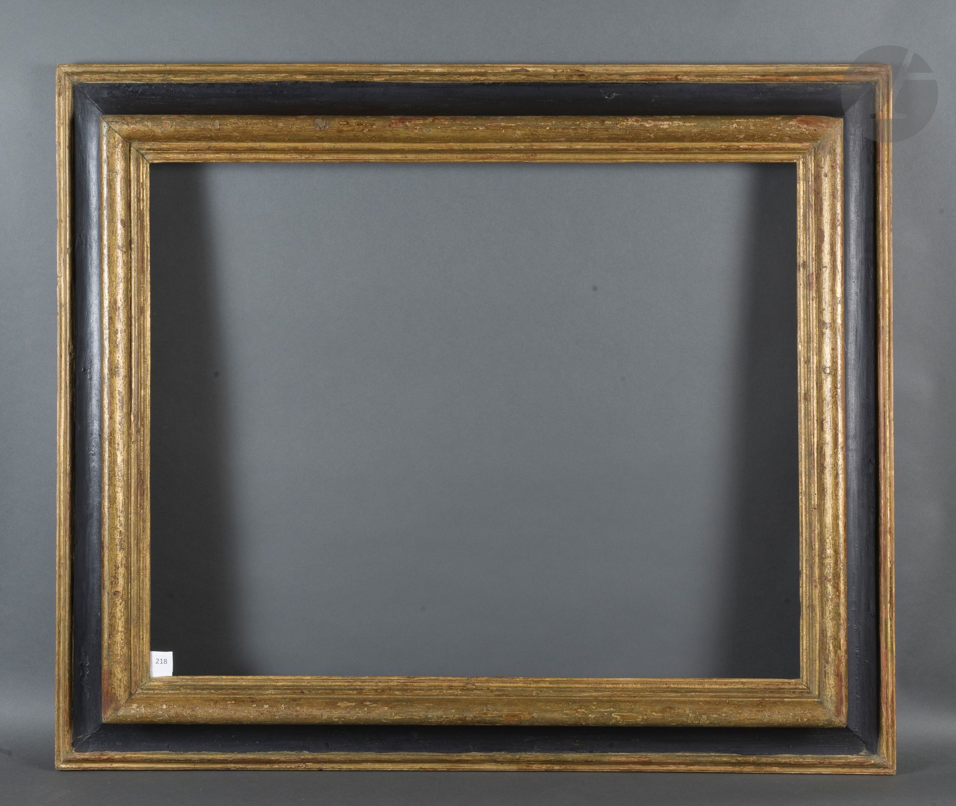 Null Frame with reversed profile in black and gold molded wood. Italy, 17th cent&hellip;