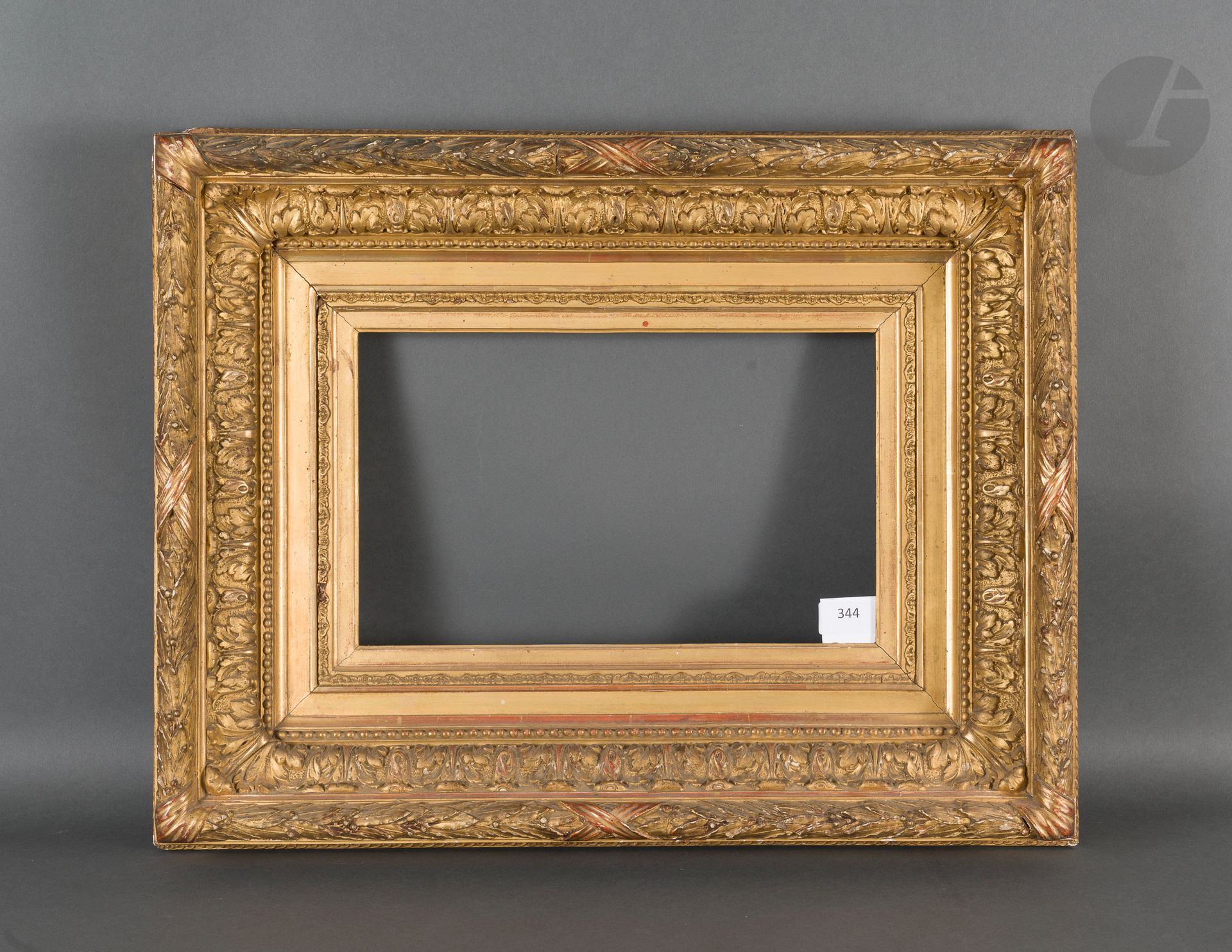 Null 巴比松框架，模制木头和镀金灰泥。
拿破仑三世时期（小事故）。
20,7 x 34,2 cm - 外形：14 cm (5M)