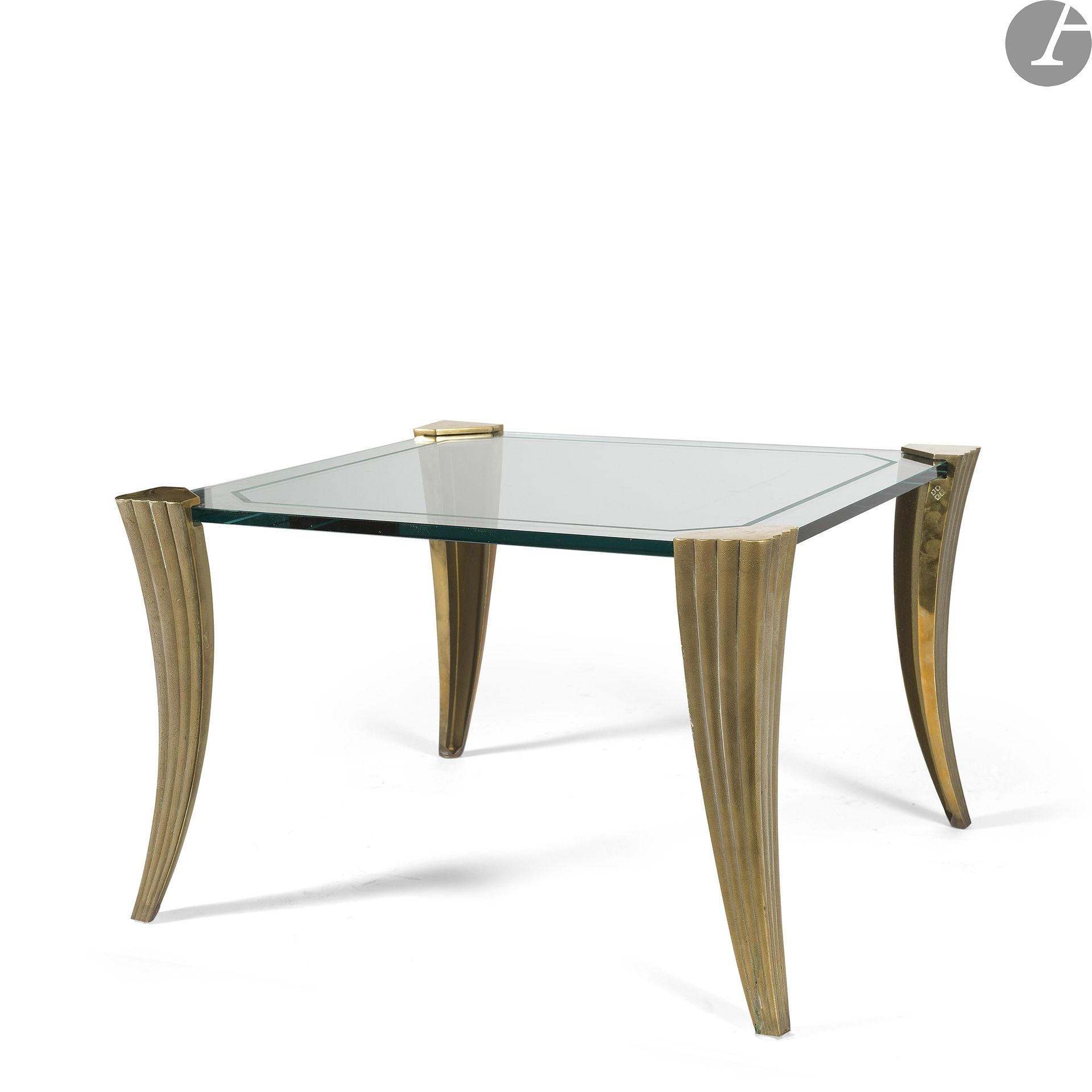 Null RIONEL DESIGN – VUE SUR TABLES
Table basse rectangulaire. Les pieds d’angle&hellip;