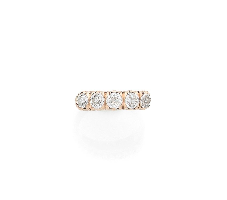 Null TIFFANY &
CoRiver
戒指，
18K（750）金，镶嵌5颗老式切割钻石。20世纪初的作品。手指大小：50。毛重：3.8

克蒂芙尼镶嵌老&hellip;