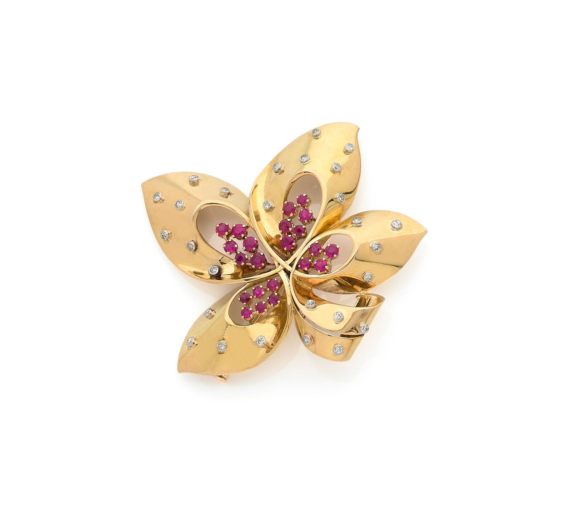Null 
BOUCHERON18K (750) gold cloverleaf
brooch
set with round rubies and 8/8 ro&hellip;