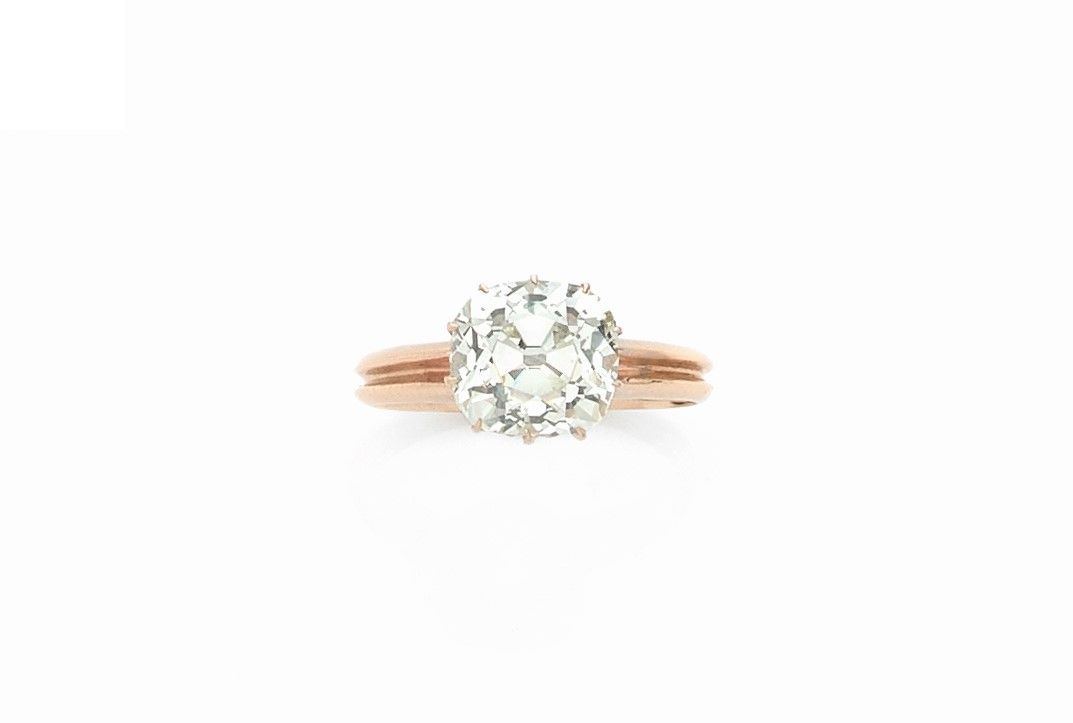 Null A 14K (585) gold ring set with a cushion cut old diamond weighing 3.99 cts.&hellip;