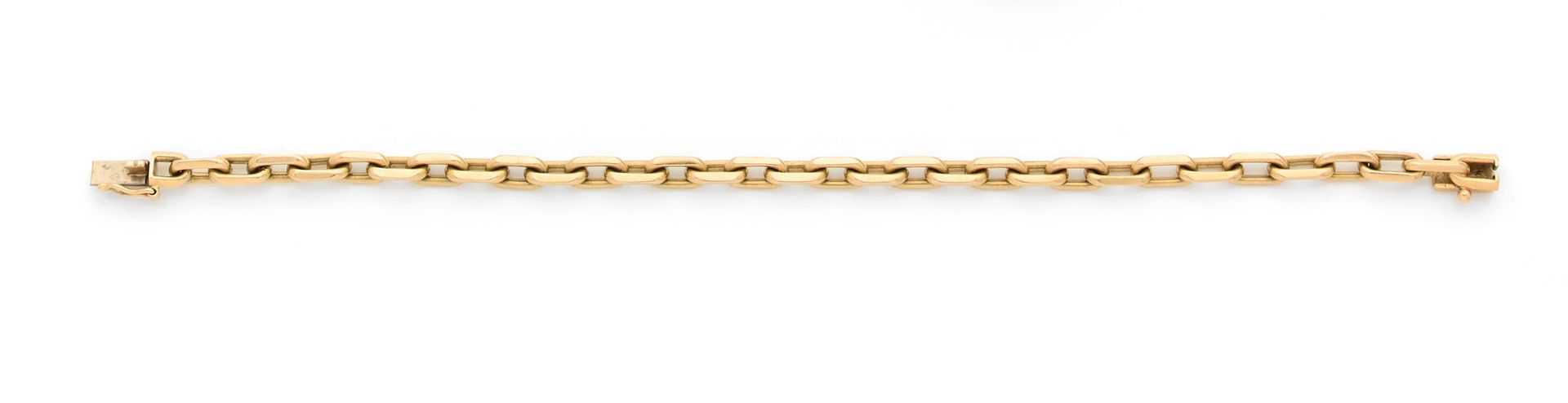 Null VAN CLEEF & ARPELS
Bracelet en or 18K (750) articulé de maillons rectangula&hellip;