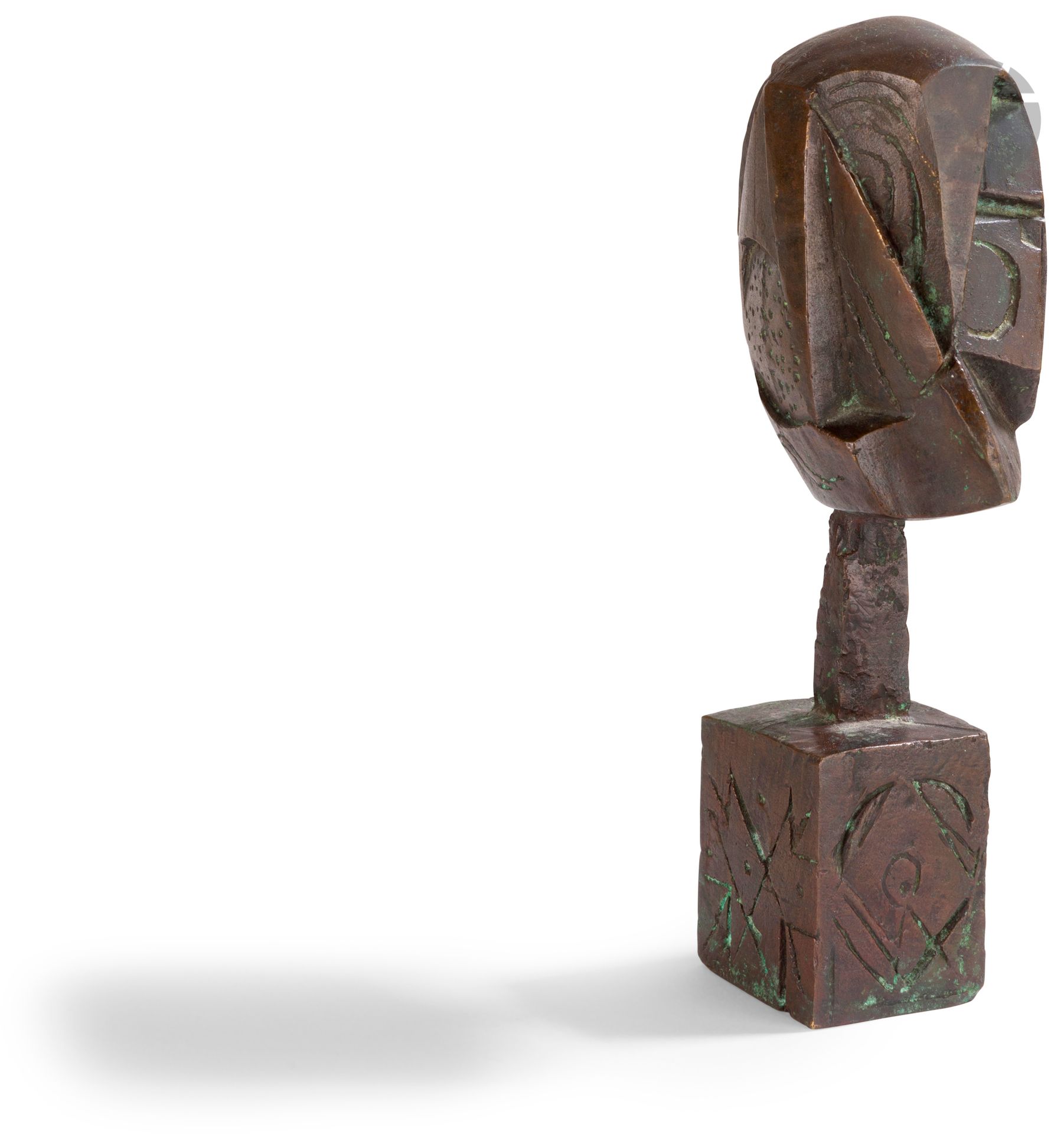 Null *ÉCOLE MODERNE
Tête cubiste
Épreuve en bronze à patine brune et verte.
Mono&hellip;